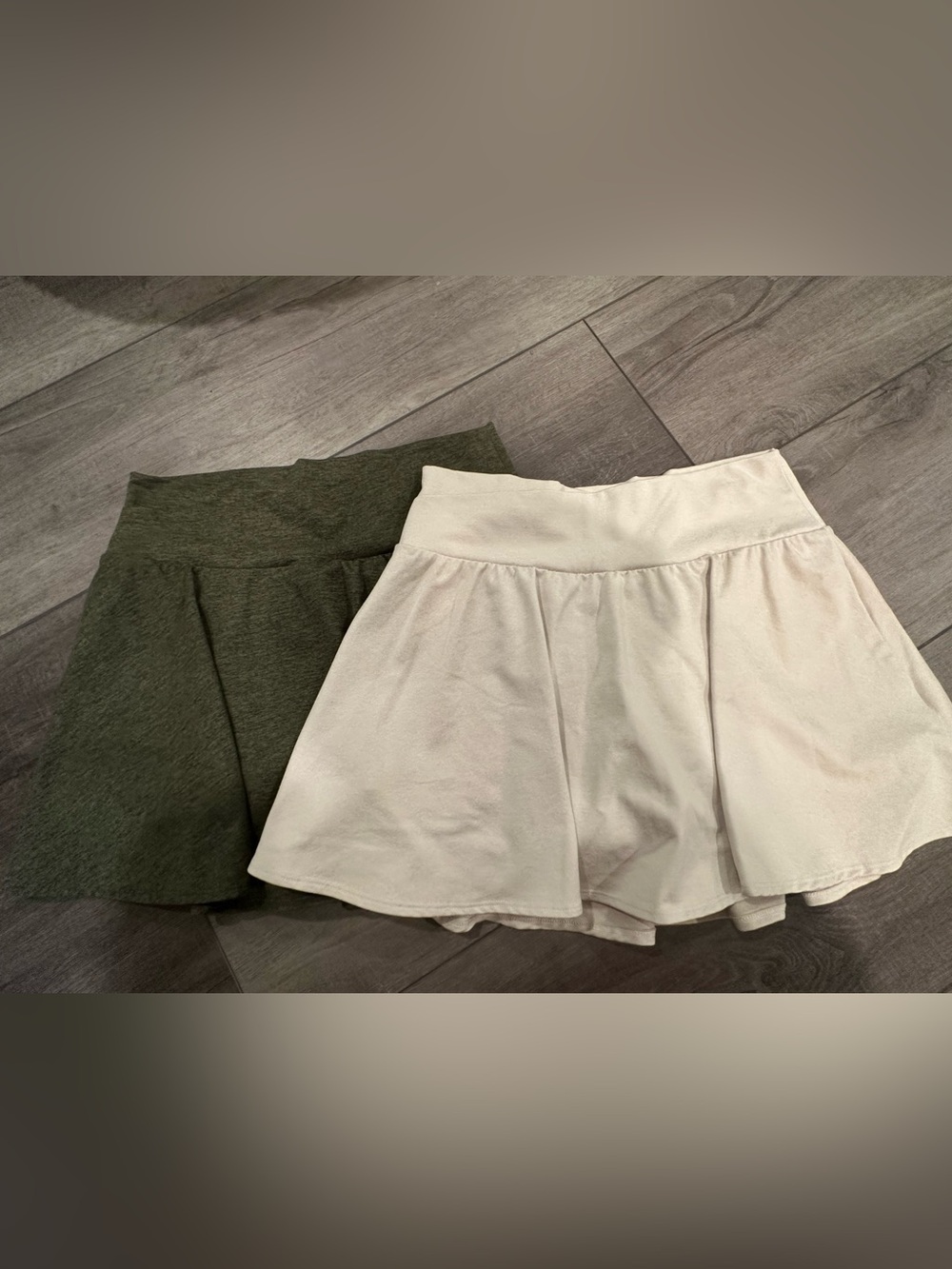 Old Navy Cloud Comfty athletic circle skirts - Cream and Olive - Size L